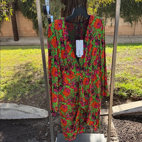 Zara Dresses & Skirts - Zara Multicolor Floral Long Sleeve Dress